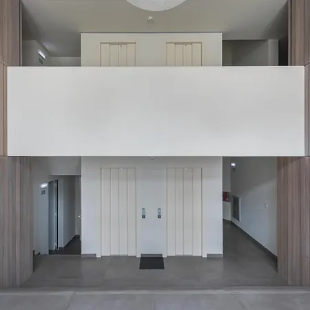 15 - Mulberry Hill Apartment