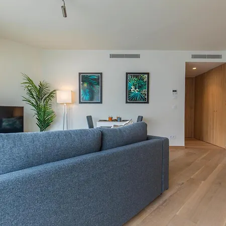 15 - Mulberry Hill Apartment