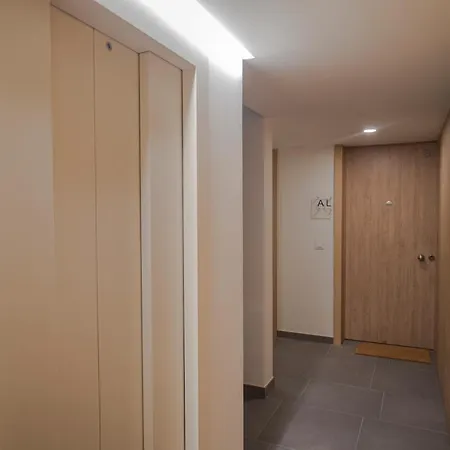 Apartment 15 - Mulberry Hill *
